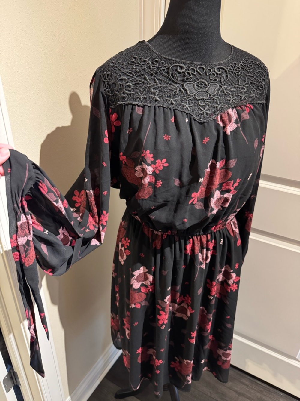 Black Floral Lace Yoke Long Sleeve Dress